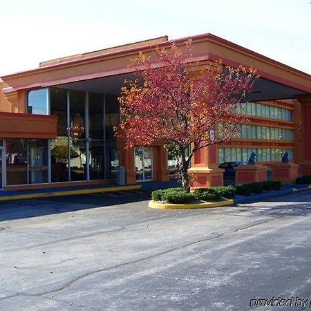 A Victory Inn & Suites - มัสกีกอน ภายนอก รูปภาพ